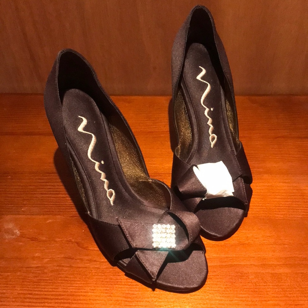 Nina Women’s shoes size 5 1/2 color chocolate luste